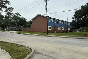 1904 Mustang Rd, Alvin, TX 77511 - Photo 4