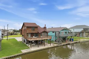 215 Redfish Dr, Freeport, TX 77541 - Photo 2