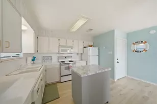 215 Redfish Dr, Freeport, TX 77541 - Photo 8