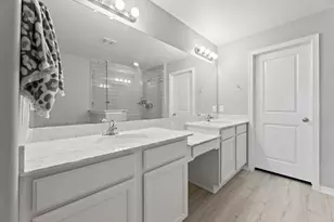 709 N Bayshore Dr, La Porte, TX 77571 - Photo 32