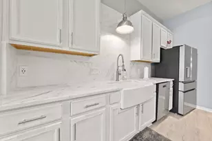 709 N Bayshore Dr, La Porte, TX 77571 - Photo 10