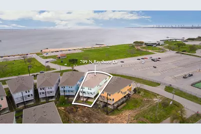 709 N Bayshore Drive, La Porte, TX 77571 - Photo 2