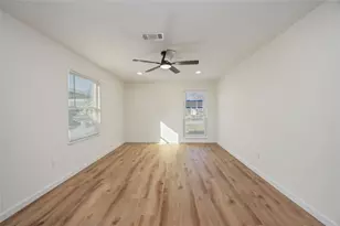 5942 Ridgeway Dr, Houston, TX 77033 - Photo 4