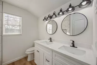 5942 Ridgeway Drive, Houston, TX 77033 - Photo 22