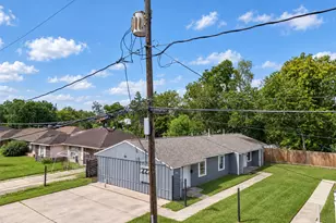 6822 Weston St, Houston, TX 77021 - Photo 2