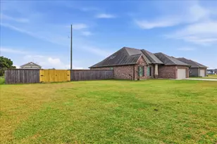 601 Cypress Wood Dr, Orange, TX 77630 - Photo 4