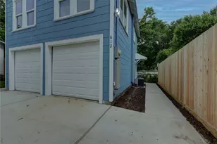 612 S Market St, Brenham, TX 77833 - Photo 12
