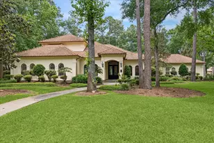 5 Magnolia Woods Dr, Kingwood, TX 77339 - Photo 2
