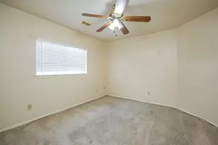 4230 Torrey Creek Ln, Houston, TX 77014 - Photo 32