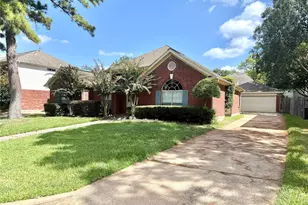 4230 Torrey Creek Ln, Houston, TX 77014 - Photo 4