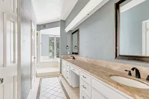 12102 Moorcreek Dr, Houston, TX 77070 - Photo 32