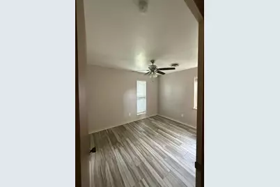 1418 NE 7th Street, Smithville, TX 78957 - Photo 16