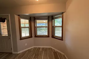 1418 NE 7th St, Smithville, TX 78957 - Photo 8