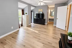 10112 Beekman Pl Dr, Houston, TX 77043 - Photo 8