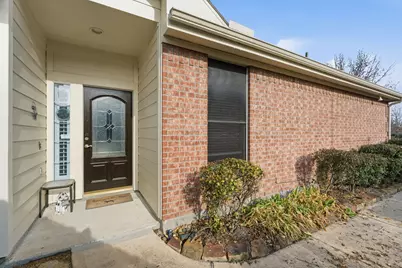 27 Paddington Court, Conroe, TX 77384 - Photo 2