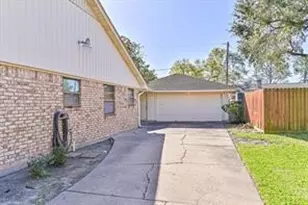 5106 Sleepy Creek Dr, Houston, TX 77017 - Photo 4