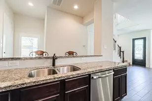 9 Laurelwood Dr, Pasadena, TX 77058 - Photo 14