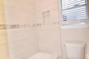 16710 Rippling Mill Dr, Sugar Land, TX 77498 - Photo 10