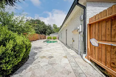 10118 Briar Rose Drive, Houston, TX 77042 - Photo 36