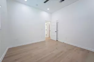 10118 Briar Rose Dr, Houston, TX 77042 - Photo 32