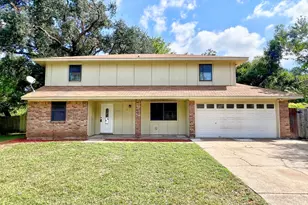 113 June Ct, Richwood, TX 77531 - Photo 2