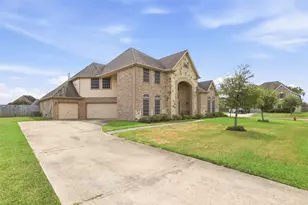 4002 Broadmoor Dr, Mont Belvieu, TX 77523 - Photo 4