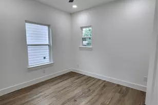 650 Everett St, Conroe, TX 77301 - Photo 16