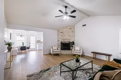 15226 E Hutchinson Circle, Houston, TX 77071 - Photo 8