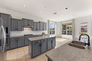 10235 S Goshawk Trl, Conroe, TX 77385 - Photo 6