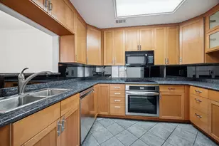 5200 Weslayan St, Houston, TX 77005 - Photo 8