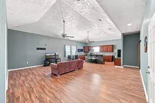 5930 County Rd 396, Alvin, TX 77511 - Photo 32