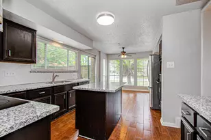 13030 Hollow Brook Dr, Houston, TX 77082 - Photo 14
