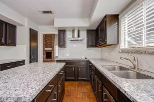 13030 Hollow Brook Dr, Houston, TX 77082 - Photo 16
