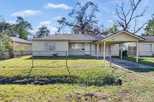 7622 S Hall St, Houston, TX 77028 - Photo 2