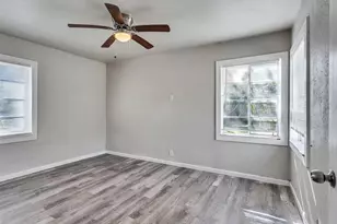 7622 S Hall St, Houston, TX 77028 - Photo 20