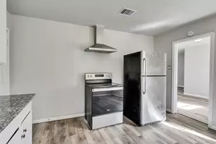 7622 S Hall St, Houston, TX 77028 - Photo 12