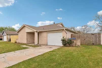 14067 Towneway Drive, Sugar Land, TX 77498 - Photo 4