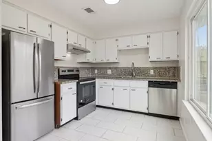 14067 Towneway Dr, Sugar Land, TX 77498 - Photo 10