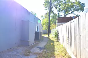 1282 Hopper Rd, Houston, TX 77037 - Photo 8