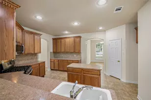 9934 E Yearling Pl, Conroe, TX 77385 - Photo 8