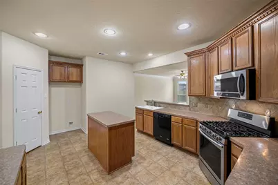 9934 E Yearling Place, Conroe, TX 77385 - Photo 6