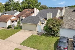 11878 Fairpoint Dr, Houston, TX 77099 - Photo 2