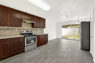 11878 Fairpoint Dr, Houston, TX 77099 - Photo 6