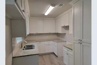 1211 Crestmont Street, Wharton, TX 77488 - Photo 2
