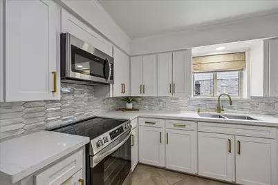11418 Ash Creek Drive, Houston, TX 77043 - Photo 14