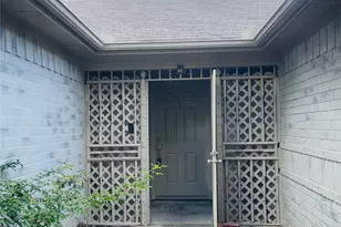 6406 Bayou Crest Dr, Houston, TX 77088 - Photo 2