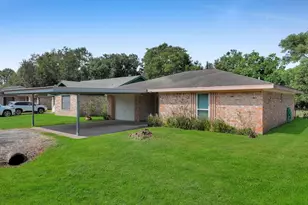 1438 W Palm Dr, Winnie, TX 77665 - Photo 4