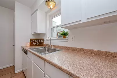 1911 Sherwood Forest Street #9, Houston, TX 77043 - Photo 12