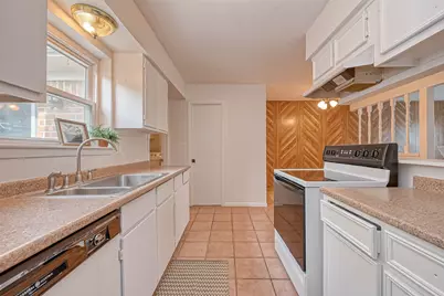 1911 Sherwood Forest Street #9, Houston, TX 77043 - Photo 14