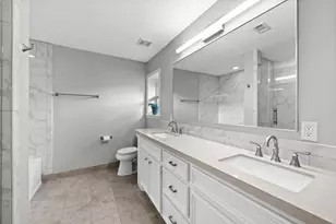 6546 Lindyann Ln, Houston, TX 77008 - Photo 20